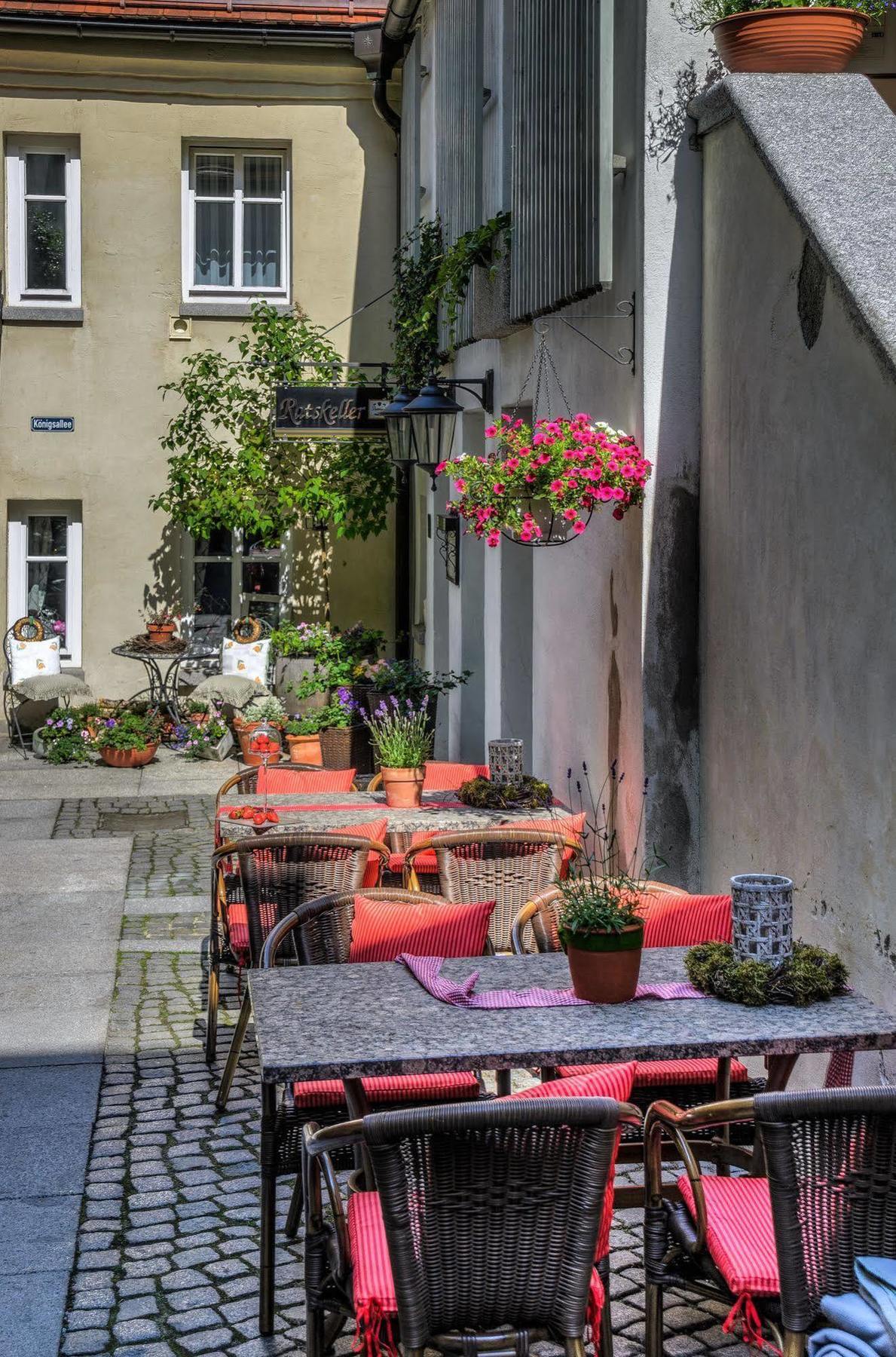 Akzent Hotel Goldner Hirsch Каменц Екстер'єр фото